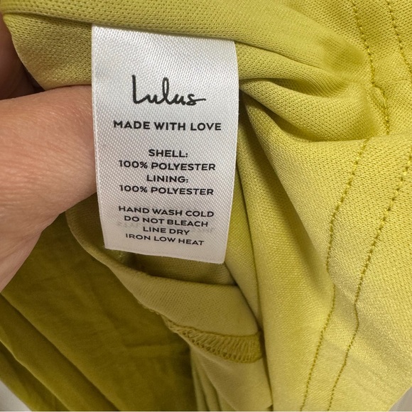 Lulus Goddess Aura NWT size XS Chartreuse Satin One-Shoulder Maxi Dress No Belt - Picture 11 of 13